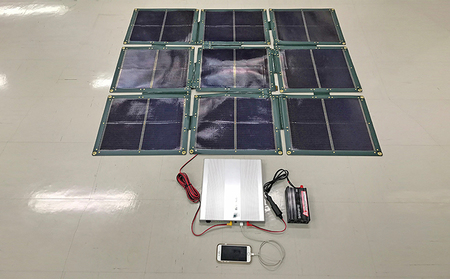 折り畳み式ソーラーパネルと蓄電池 nanoGrid