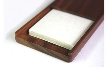 【アイデア×デザイン×技】木の名刺入れ(ウォルナット)