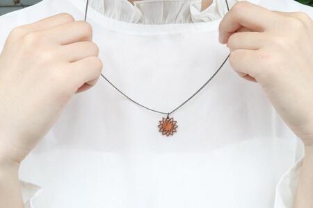 幾何学模様の木のペンダント I-CA