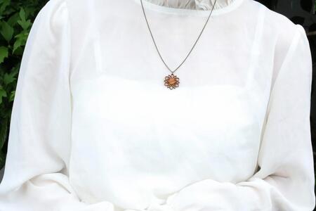 幾何学模様の木のペンダント Q-CA