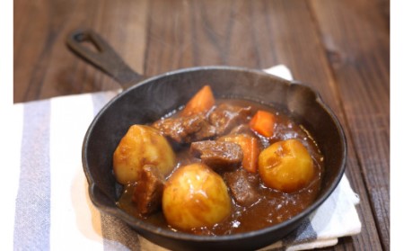 阿波黒牛(煮込み用ゴロっと角切り)800g 阿波黒牛 国産牛 高級 角切り カレー シチュー ビーフストロガノフ ギフト 敬老の日 お歳暮 角切り