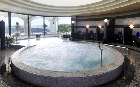 ギフトチケット9千円分(グランドエクシブ鳴門ザロッジ) 人気 予約 旅行 ラグジュアリー ホテル 宿泊 チケット 四国 徳島 鳴門 【宿泊 ホテル 旅行】