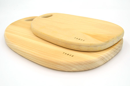 天然銘木 銀杏のまな板　まるっこ（大） サイズ：約390×240×24mm（持ち手込み）【徳島 那賀 木 天然銘木 銀杏 木目 木製 日本製 まな板 丸い 丸まな板 キッチン用 料理 調理 調理器具 お祝い 贈物 ギフト プチギフト 母の日 一つ一つ手作り 手作り】TR-4-1