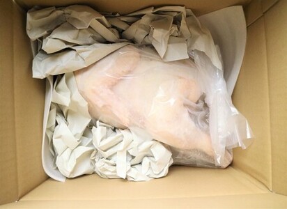 阿波尾鶏丸鶏中抜き1羽