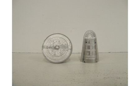 古代遺物の研磨体験キット（三角縁神獣鏡、銅鐸セット）