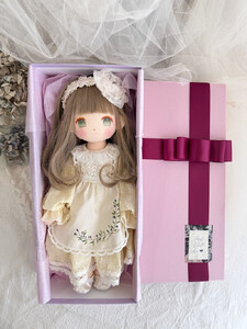 着せ替え人形オリーブティアラちゃん