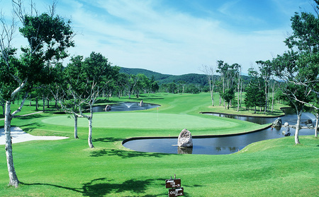 ゴルフプレー・施設利用券　3000円分【配送不可地域：離島・沖縄県】