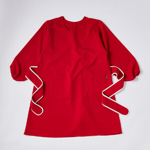 【レッド】丸襟パイピングリボン割烹着