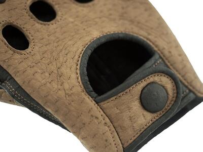 【Sサイズ】ペッカリードライビンググローブ(カラー:ライトブラウン×ブラック)