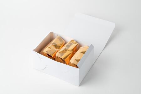 栗入り生クリームを挟んだオムレットサンド 3個入り