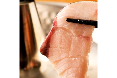 活け〆オリーブぶり１本（四分一カット）【12月頃から出荷開始！】【D-513】