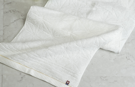 （今治タオルブランド認定）極選魔法の糸 バスタオル 4枚セット （ホワイト） [I002980BT4]