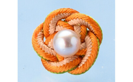 パール 組紐 ピンブローチ みかん 8.0-8.5mm 暁工房 ブローチ 真珠 アクセサリー アコヤ真珠 本真珠 ファッション フォーマル 冠婚葬祭 慶事 結婚式 卒業式 入学式 お祝い ギフト 贈り物 人気 特産品 国産 愛媛 宇和島 A020-002002