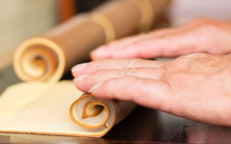 菓舗 蛭子堂　看板商品『瀬戸の源氏巻』3本入り