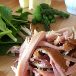 放し飼い鶏のスモークチキン700g前後_惣菜・加工品 燻製(スモーク) _【配送不可地域:離島】【1006097】