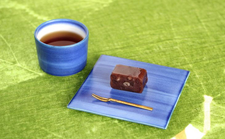 Mustakivi (ムスタキビ)の砥部焼 カップ&プレートセット【GOSU】 食器 湯呑 皿 ティーカップ