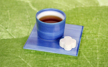 Mustakivi (ムスタキビ)の砥部焼 カップ&プレートセット【GOSU】 食器 湯呑 皿 ティーカップ