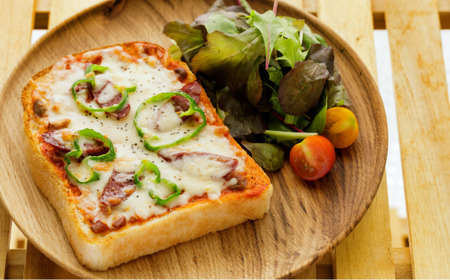 むかわフランク(むかわ町産/鹿肉・椎茸入りフランク) 【 ふるさと納税 人気 おすすめ ランキング フランク ソーセージ ウィンナー 鹿肉 ジビエ ボイル オードブル 北海道 むかわ町 送料無料 】 MKWX004