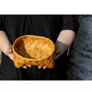 白樺樹皮細工の足つき籠(ハンドメイド)【1266148】