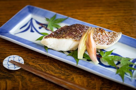 【産地直送】今夜のおかずBセット 鯛の一夜干し 切身（2尾）、アカモク（200g）、じゃこかつ（3枚入り×2）  IKTO001