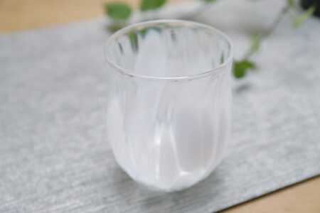 【環境にやさしいエコグラス】森の国ガラス工房 オリジナルペアぐいのみ ◇｜オリジナル おすすめ おしゃれ 手作り ガラス ガラス細工 ガラス作家 ガラス工芸 工房制作 キレイ 上品 お祝い プレゼント ギフト コップ 食器 工芸品　贈答