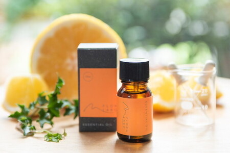 オイル・菊間瓦セット＜アロマ エッセンシャルオイル 芳香剤 デスクワーク テレワーク 在宅勤務 リモートワーク インテリア リラックス 癒し 柚子 ユズ ゆず 伝統工芸 愛媛県 鬼北町＞