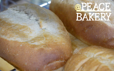 ピースパン工房 よもぎ食パン 6斤 国産 こだわり 国産素材 冷凍 セット 食パン オーガニックレーズン 天然酵母 有機全粒粉 国産小麦 三温糖 瀬戸内の塩 太白胡麻油 よもぎ バター リッチ 無添加 オーガニック 愛媛県産 熊本県産 宮崎県産 トースト パン 安心 安全 高級 贈答 プレゼント 有機栽培 海塩 高千穂バター 自然派