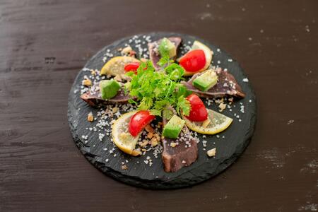 カツオたたき1節 大きいサイズ 約250g 【興洋フリーズ株式会社】 [ATBX063]