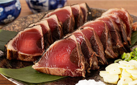 藁焼きかつおたたき(藁強め)　約300g×1節 / 真空パック 冷凍 カツオ 【高知の魚家さん】[ATGV001]