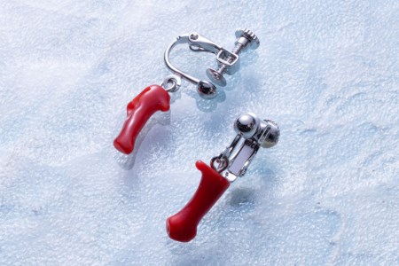 血赤サンゴ枝のイヤリング