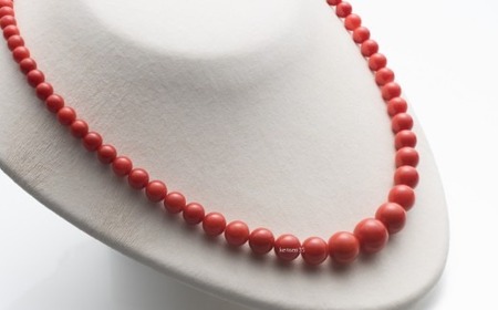 【ケンセン35】【１本限定】室戸産血赤珊瑚特大丸玉ネックレス（宝石珊瑚）