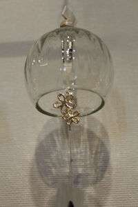 ガラス風鈴「海つ音」（丸型・桜）【 工芸品 雑貨 インテリア 風鈴 人気 おすすめ 】