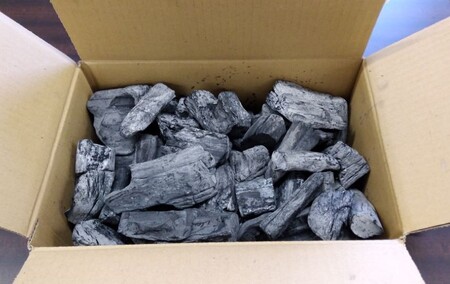 【定期便】土佐備長炭 1箱4kg×6回 ウバメガシ 【J00183】