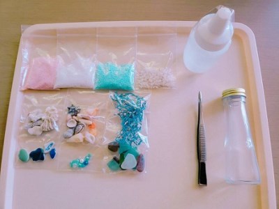 天然素材のシーボトル制作キット（１本用）工作 インテリア 雑貨 海 小物 貝殻 サンゴ 夏休み なつやすみ 自由研究 ハンドメイド 手作り【R01332】