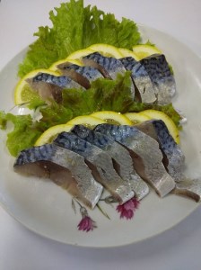 ゴマサバのしめ鯖（半身×2枚）魚介 フィレ 〆サバ さば寿司 惣菜 冷凍刺身 しめさば【R00323】