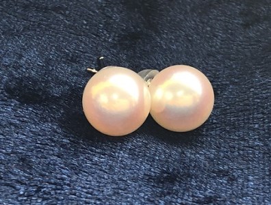 あこや本真珠のピアス（8mm珠・スタッドタイプ・ホワイトピンクカラー