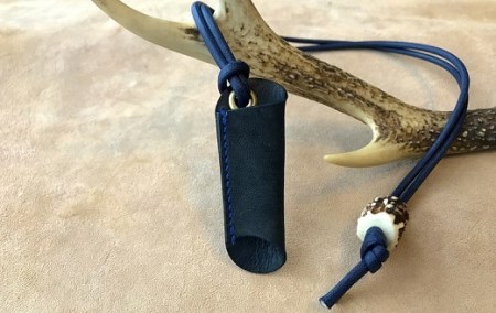 鹿革のホルダー【紺】【R00447】