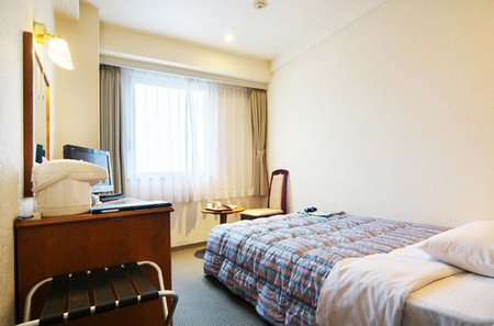 R5-129．新ロイヤルホテル四万十に泊まる朝夕食付きプラン（3名1室）