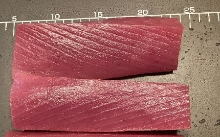 【年内配送】お刺身 や 漬け丼 に！ 天然まぐろ キハダマグロ 赤身 約600g 2～3人前 海鮮 魚 魚介 まぐろ マグロ 鮪 刺し身 さしみ 切り身 切身 天然 グルメ ごちそう おかず お取り寄せ 高知県 四万十市 四万十 しまんと 25-999N