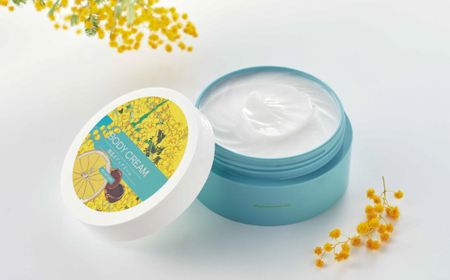 【 ミモザの日 期間限定 ハンドクリーム 3g 付き 】ミアミモザ ボディクリーム 150g 1個 天然香料 ギフト プレゼント 美容 コスメ スキンケア クリーム 天然アロマ アロエベラ 高知県 高知 四万十市 四万十 しまんと 26-69M