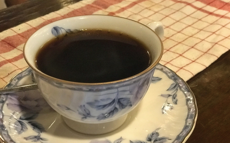 【 ギフト にも おすすめ 】 シフォンケーキ と ドリップパック セット 1ホール 20cm コーヒー 珈琲 冷蔵 冷蔵便 クール便 プレゼント 贈り物 記念日 てづくり 手作り ふわふわ しっとり ケーキ 菓子 お菓子 スイーツ お取り寄せ 高知 四万十 しまんと 24-1006G