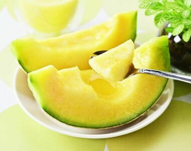 マスクメロン 先行受付 3玉 | 家庭用メロン 篤農 tn-0029