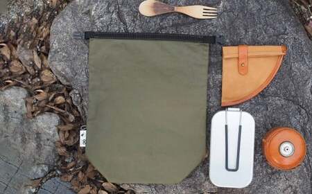 【オリーブカラー】 キャンバスロールトップバッグ タテ型 ロールトップバッグ ストレージバッグ バッグ 鞄 カバン マチ付き マチ有り マチ 縦型