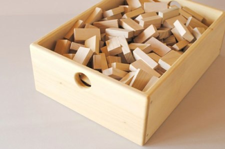 新商品 ふるさと納税 Toy プレゼント 木のおもちゃ 国産広葉樹6種類以上使用したシンプルな木製の積木 基本積み木 限定ブランド Www Olivius Cz