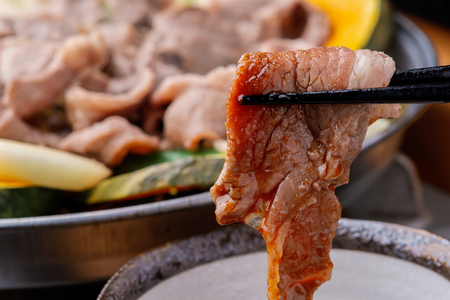 【厚さ３種類/食べ比べ/丸スライス】『ラムスライス』550g×6、超大容量の3.3kg　キャンプにオススメ！  BRTI019