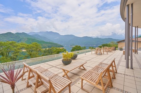 ttz13さめうら荘レイクサイドホテル商品券(9,000円分)