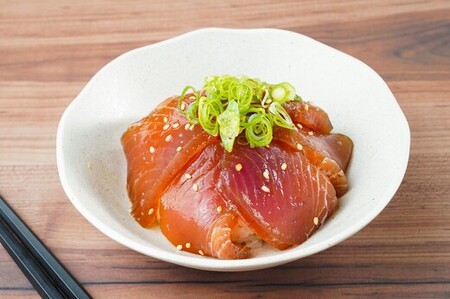 かつおとまぐろの漬け丼 2パック × 2セット 計4パック ( 特製タレ 付き ) 冷凍