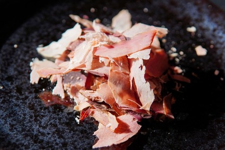 たなかのふし 300g ( 150g × 2袋 ) 【 かつおぶし 削り節 おやつ おつまみ ごはんのお供 かつお たなかのふし 田中鮮魚店 鰹節 鰹 高知 中土佐 久礼 】