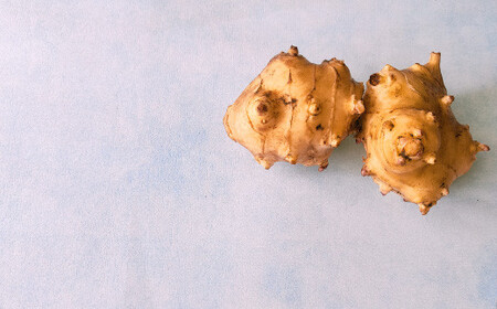 【ふるさと納税】<菊いも焙じ茶 (3g×10包)×5袋入>イヌリン 土佐茶 ほうじ茶 菊芋 アロマ 高知県 佐川町 糖にアプローチ 菊芋 スーパーフード カフェインレス 低カフェイン 佐川町産菊芋100%