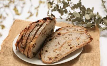 【ふるさと納税】＜贅沢ラスク 110g×3袋＞ 天然酵母で起こした贅沢パンをラスクにしました。 砂糖・卵・バター不使用 ブルーベリー酵母 自家製 天然酵母 レーズン くるみ 入【常温】送料無料 高知県 佐川町